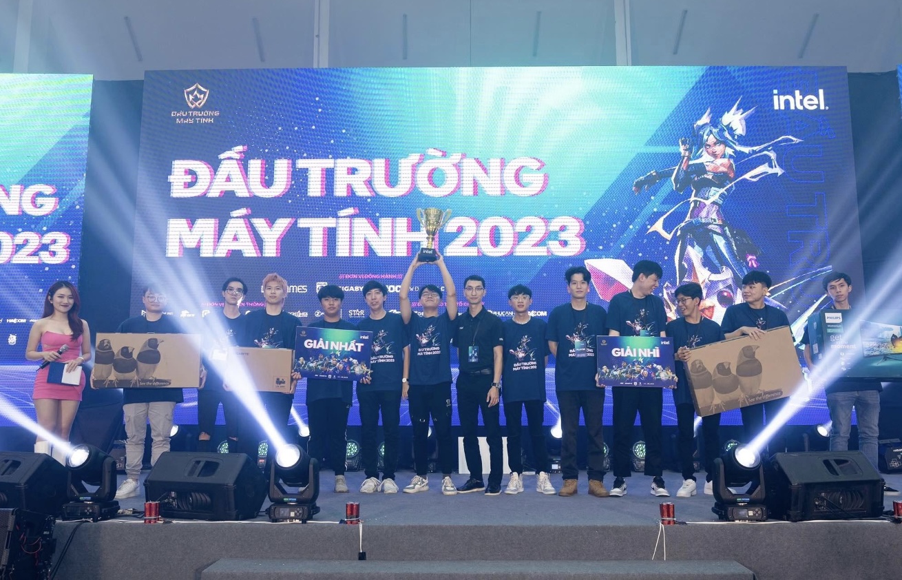 Vikings HBT Lazy chiến thắng Đấu Trường Máy Tính 2023
