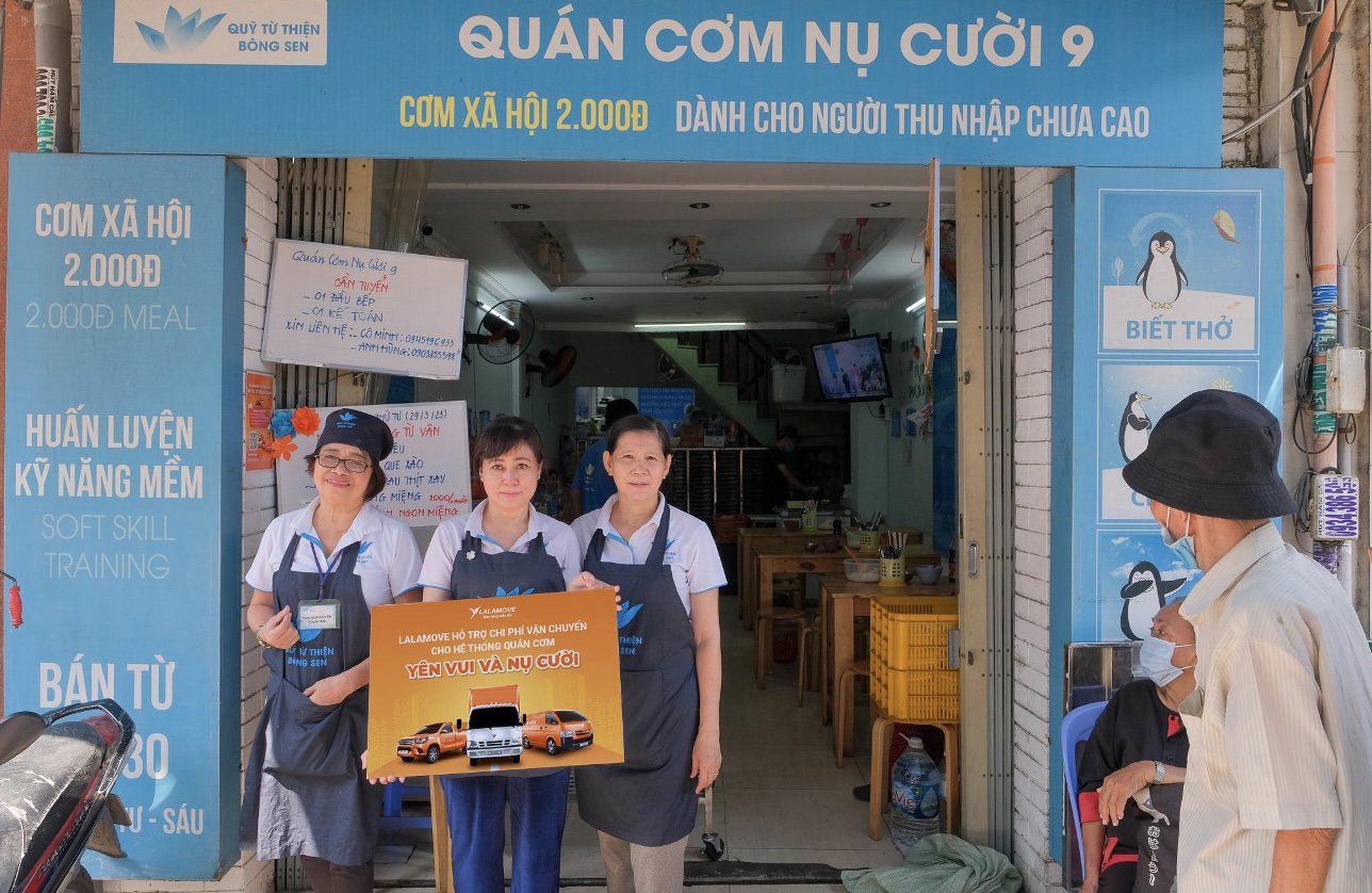 Lalamove hỗ trợ người khó khăn thông qua Quỹ Bông Sen TechTimes Vietnam Lalamove đã đồng hành cùng Quỹ Bông Sen tài trợ chi phí vận chuyển nguyên vật liệu và thực phẩm cho các Quán cơm Nụ cười và Yên vui