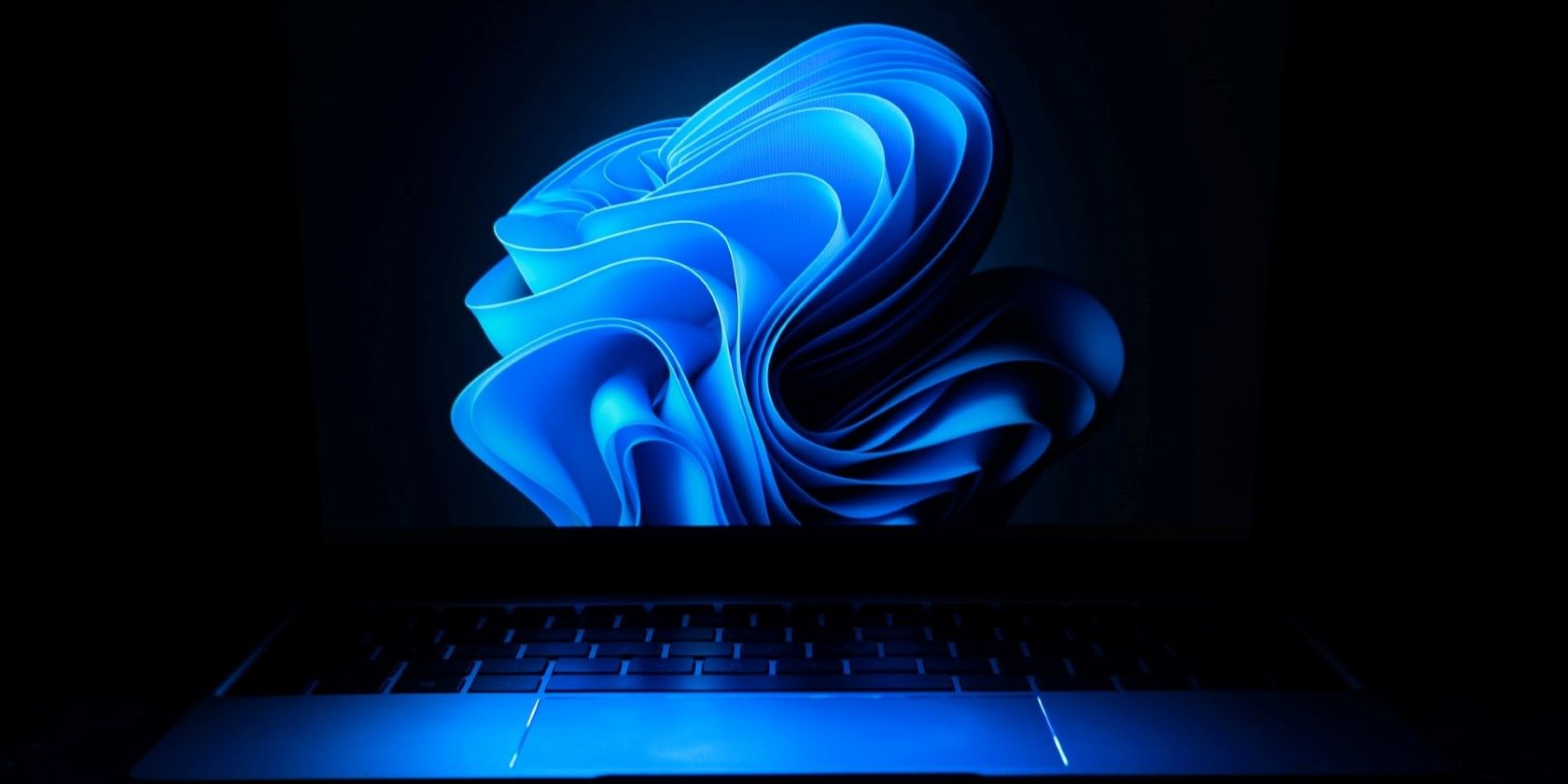 Cách tùy chỉnh Trình bảo vệ màn hình mặc định của Windows 11 photo of computer showing windows 11 screensaver