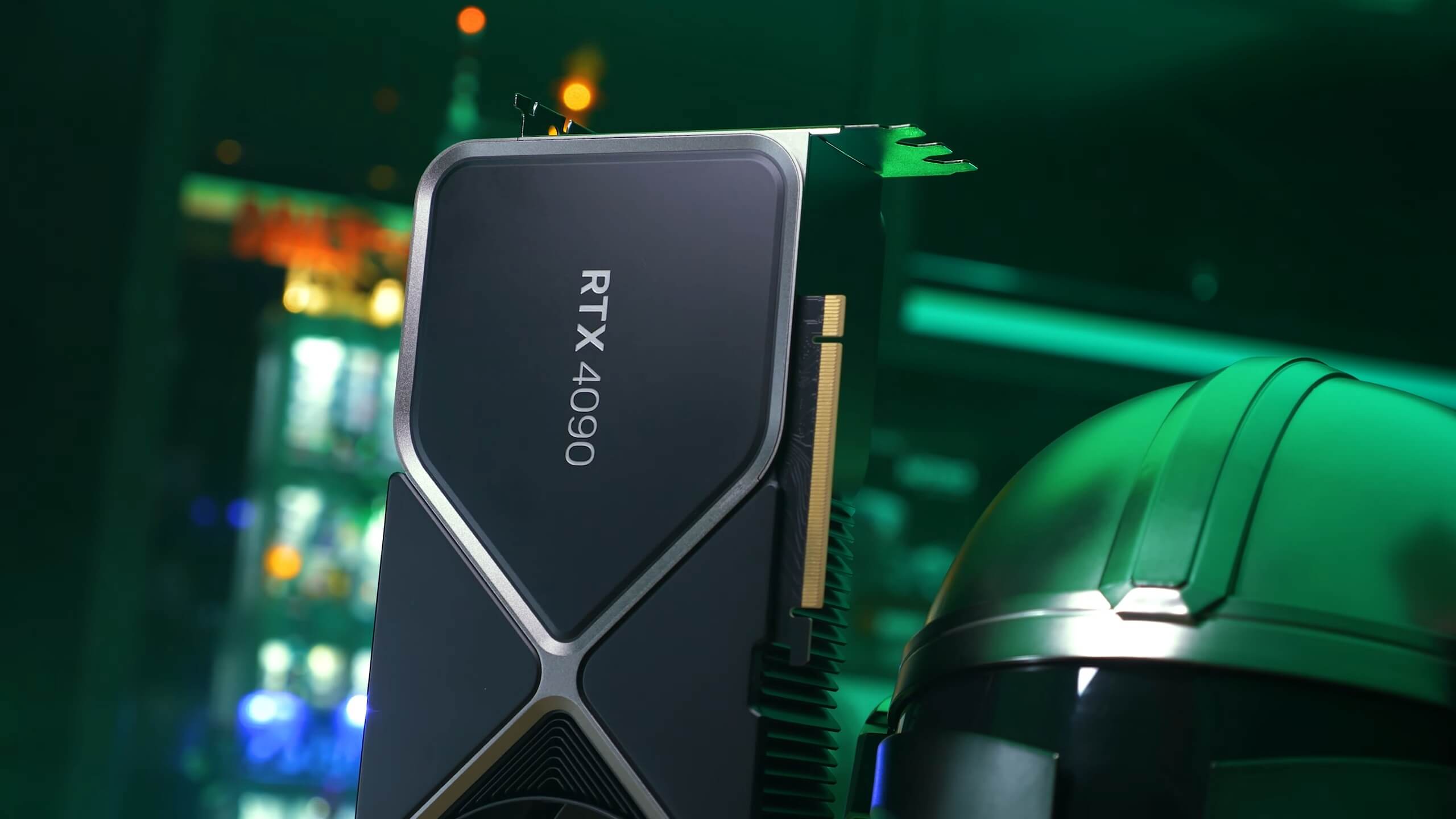 Mua RTX 4090 và nhận Arc A750 miễn phí tại cửa hàng Nhật Bản này Buy an RTX 4090 and get a free Arc A750 at this Japanese store