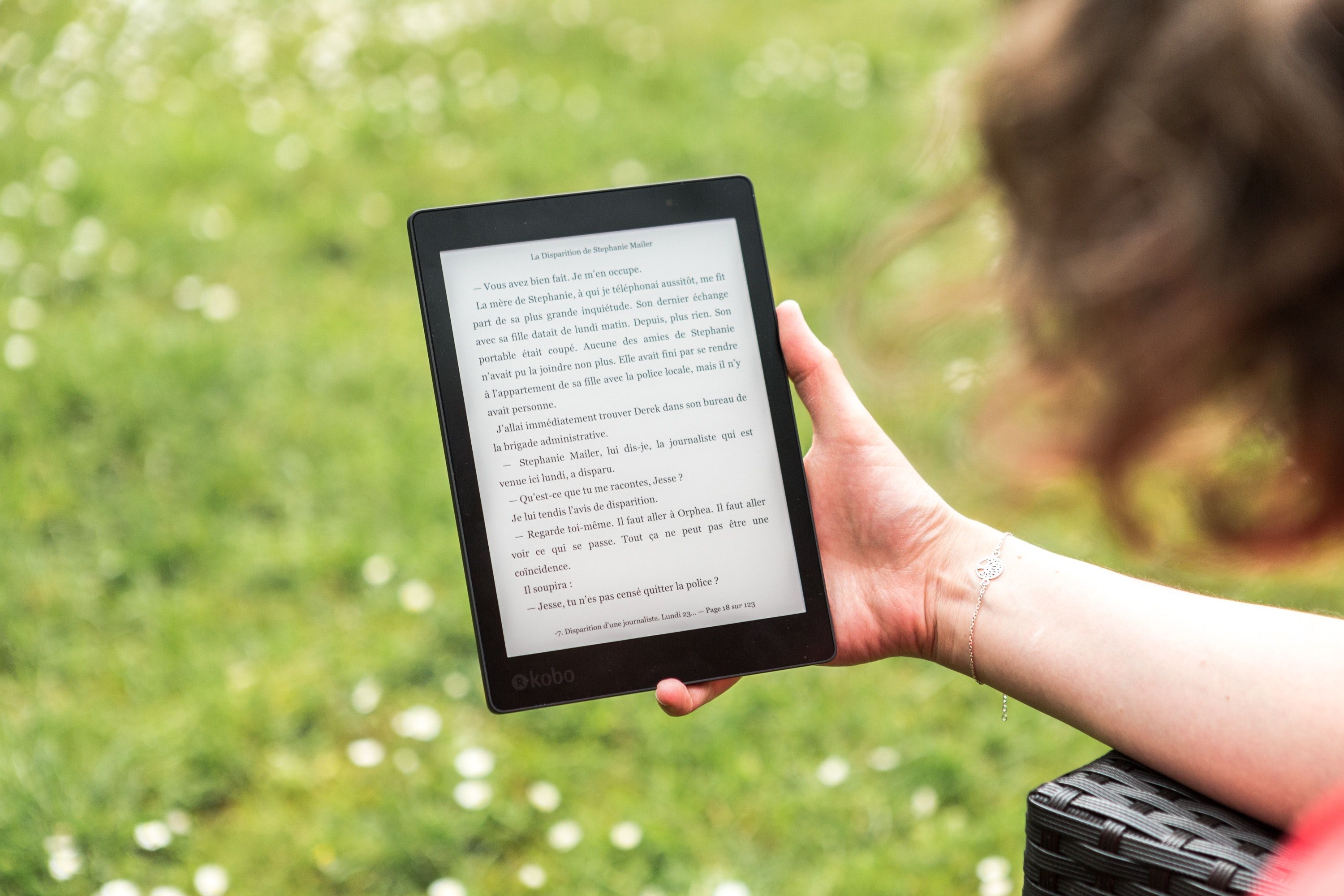 Thiết bị Kindle chống cỏ ngoài trời