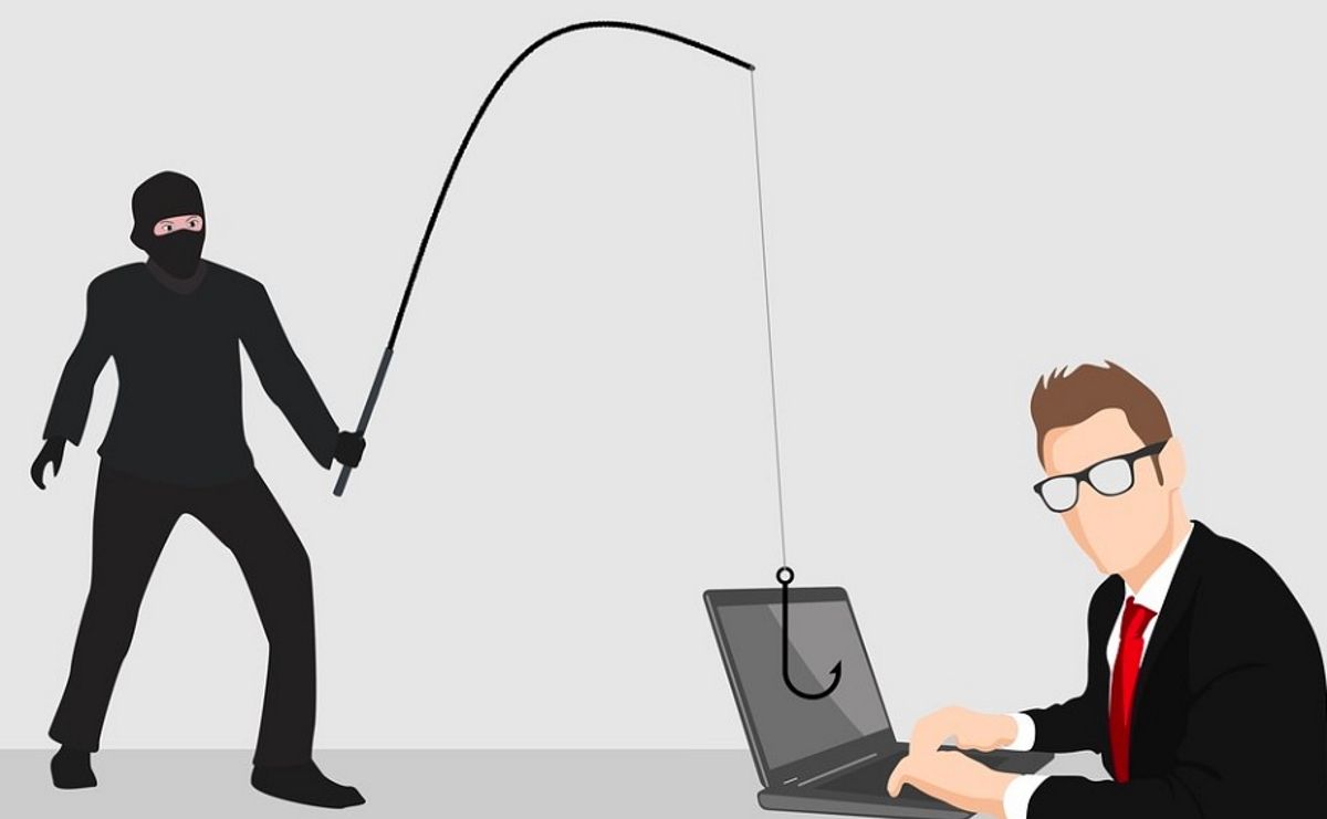 Kẻ lừa đảo dùng cần câu để đánh cắp dữ liệu từ máy tính xách tay của một người
