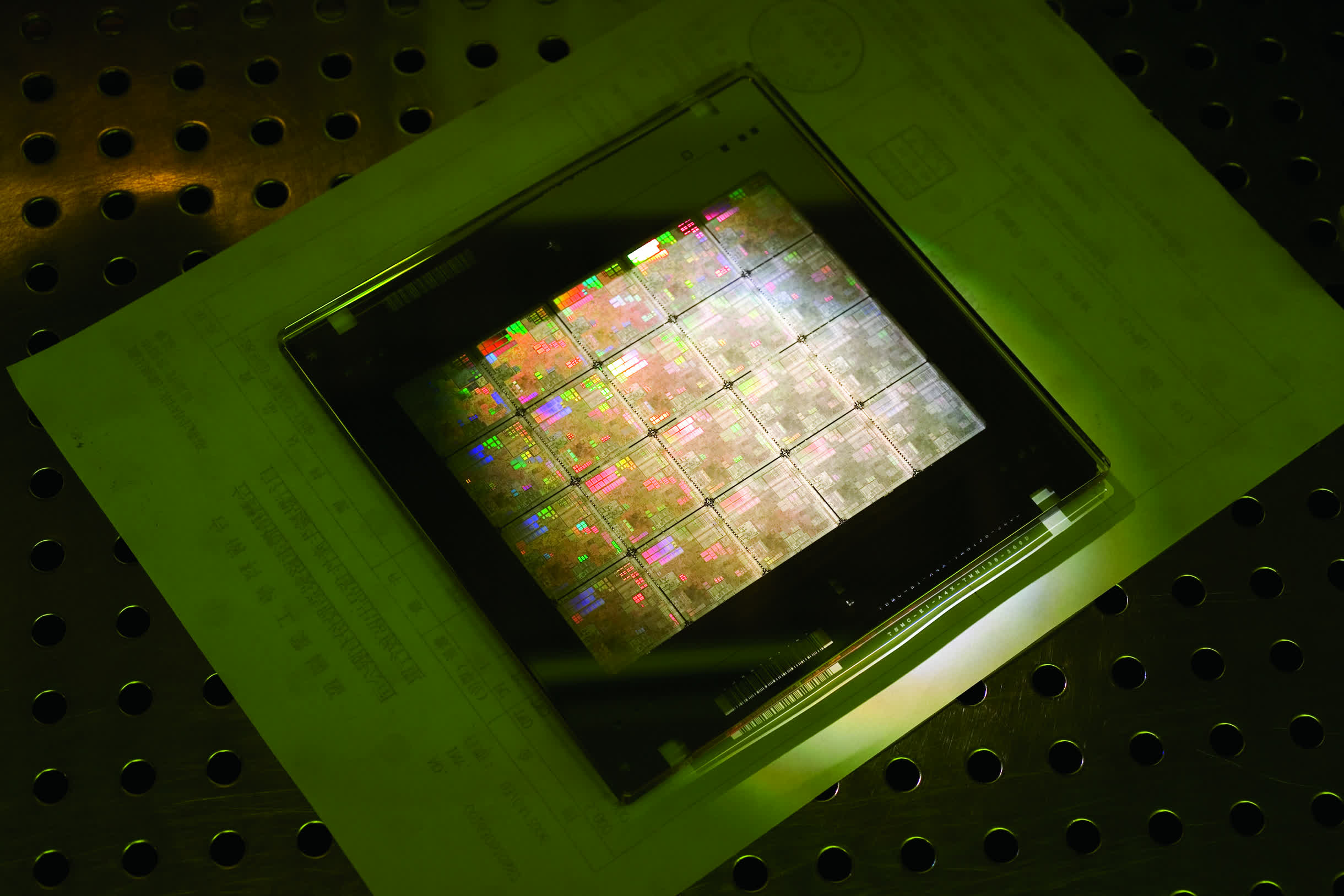 1685033901 954 Bung no chip AI day Nvidia len tam cao moi TechTimes.vn Bùng nổ chip AI đẩy Nvidia lên tầm cao mới, game thủ chết tiệt