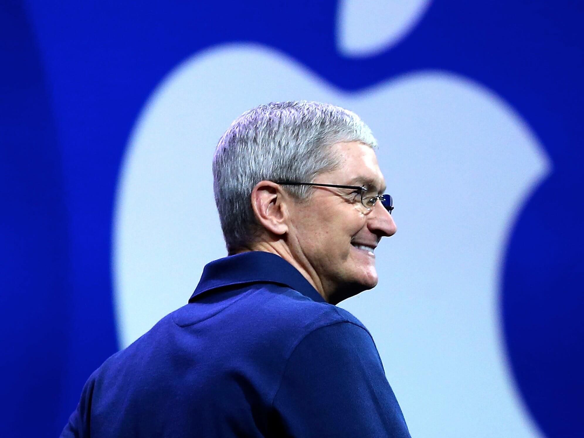 Tim Cook giải quyết sự quan tâm ngày càng tăng đối với AI, cho biết nhiều sản phẩm của Apple trong tương lai sẽ sử dụng nó Tim Cook addresses rising interest in AI, saying more future Apple products will use it