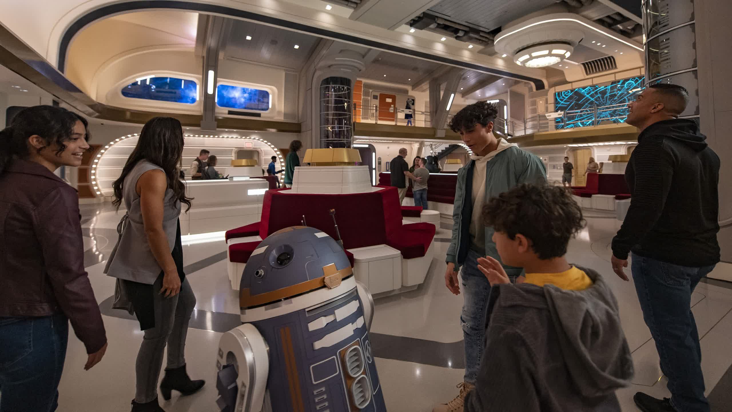 Disney sẽ đóng cửa khu nghỉ dưỡng Star Wars: Galactic Starcruiser trị giá 2.400 USD/người chỉ sau 18 tháng Disney will shut down its $2,400 per person Star Wars: Galactic Starcruiser resort after only 18 months