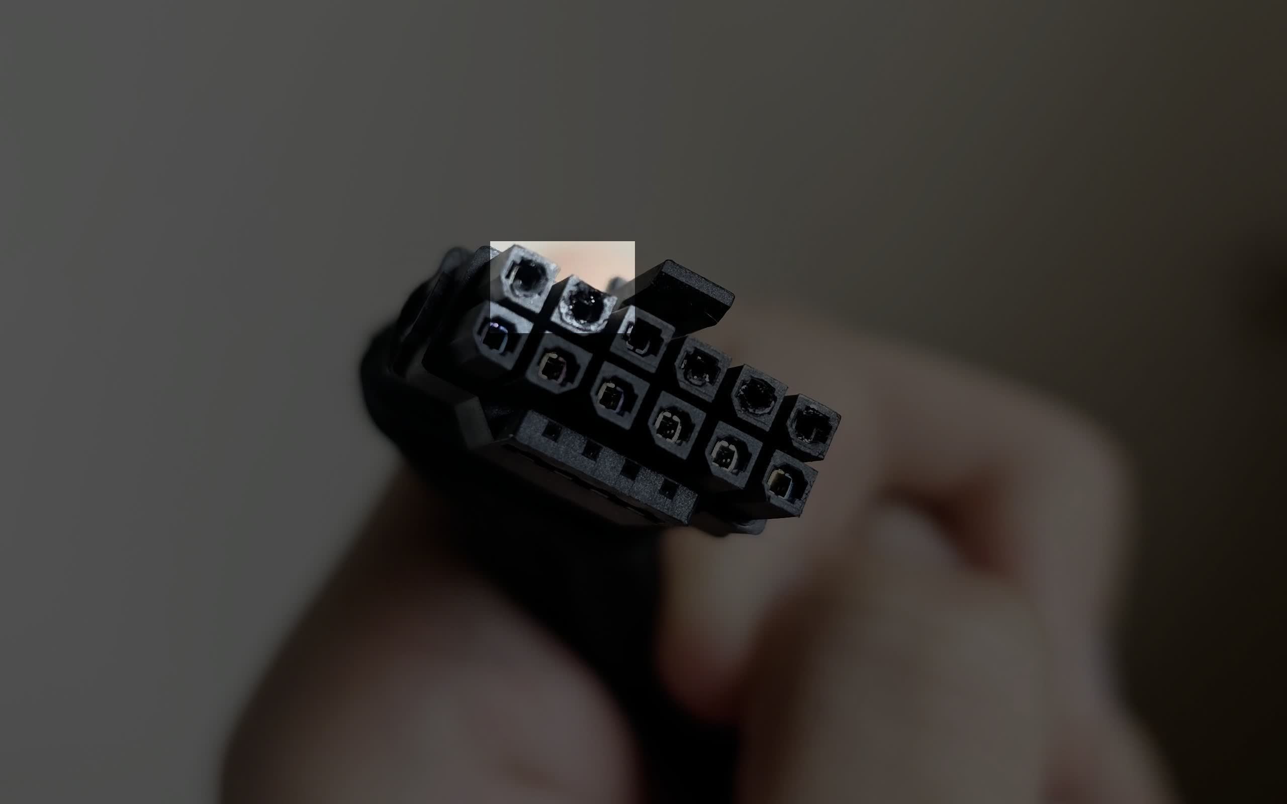 Một lần nữa, người dùng báo cáo bộ điều hợp nguồn RTX 4090 16 chân bị nóng chảy Users report melting 16-pin RTX 4090 power adapters, again