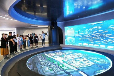Những người có ảnh hưởng trên Internet quốc tế tìm đến Thị trấn phần mềm Kunpeng. Ảnh: Jia Qinqin (PRNewsfoto/CRIOnline)