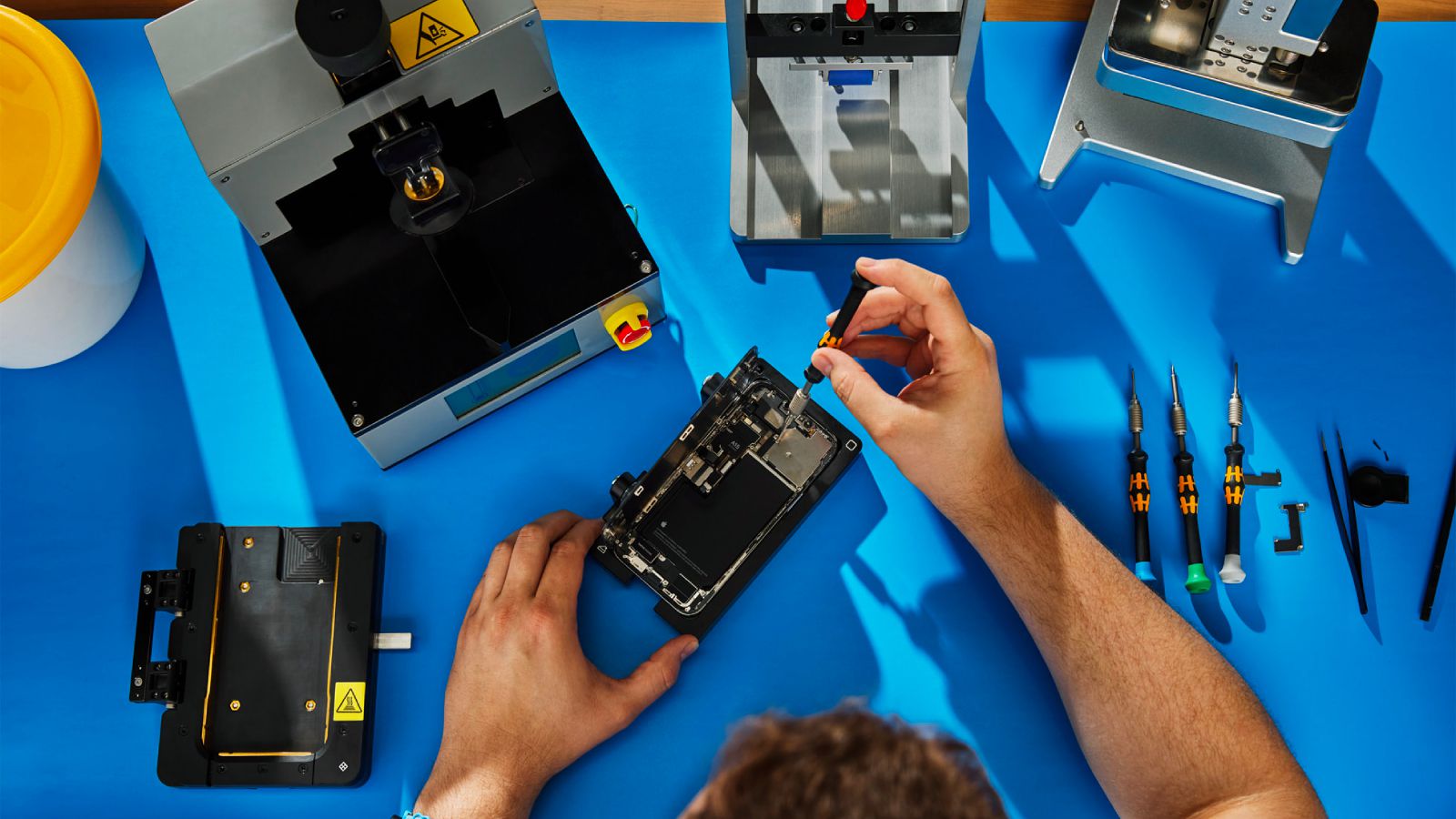 Pháp điều tra Apple về cáo buộc ‘Lỗi thời theo kế hoạch’ phát sinh từ các bộ phận sửa chữa được đăng ký theo số sê-ri Pháp điều tra Apple về cáo buộc 'Lỗi thời theo kế hoạch' phát sinh từ các bộ phận sửa chữa được đăng ký theo số sê-ri