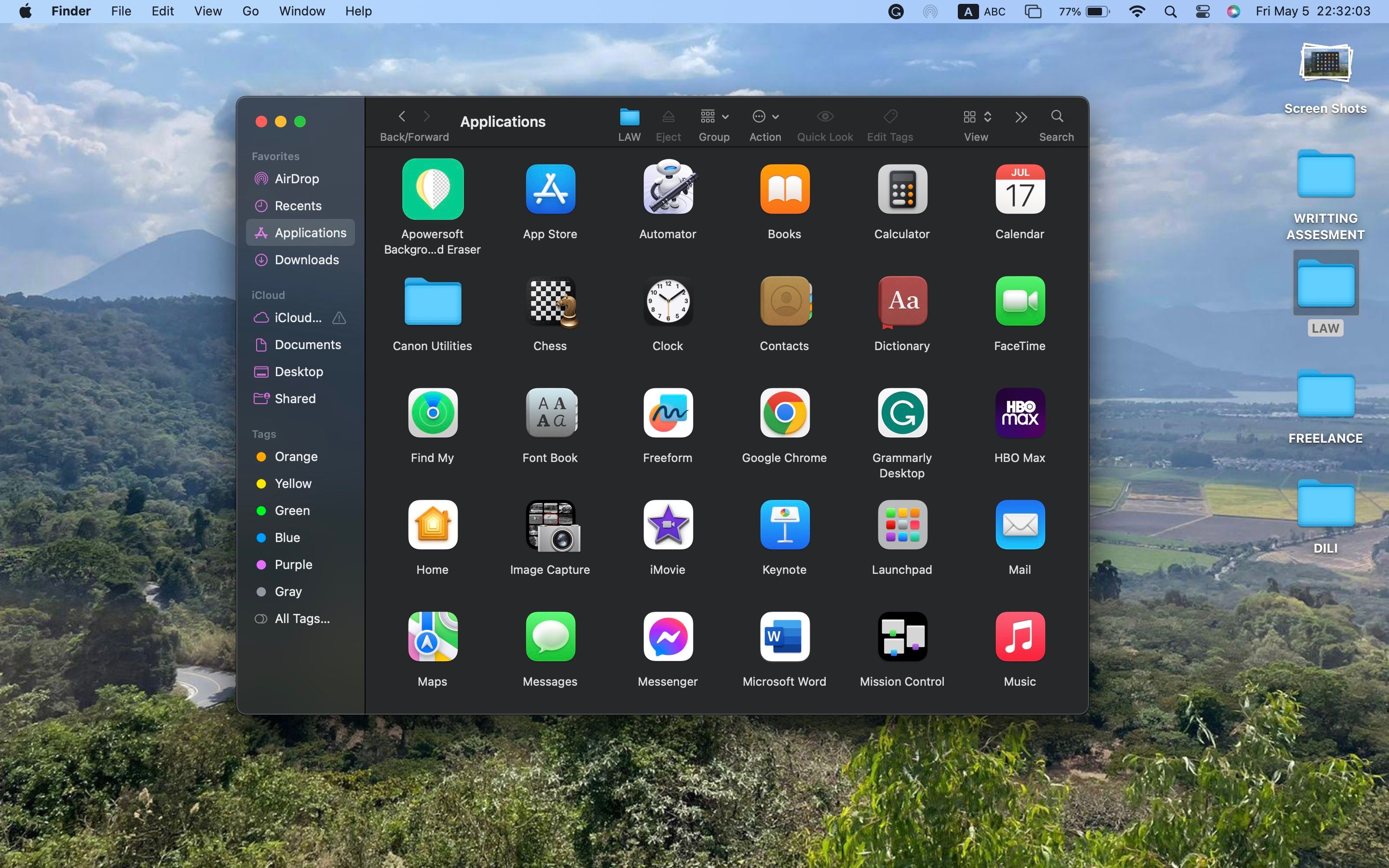 Mac Finder mở với thư mục trên thanh công cụ của nó