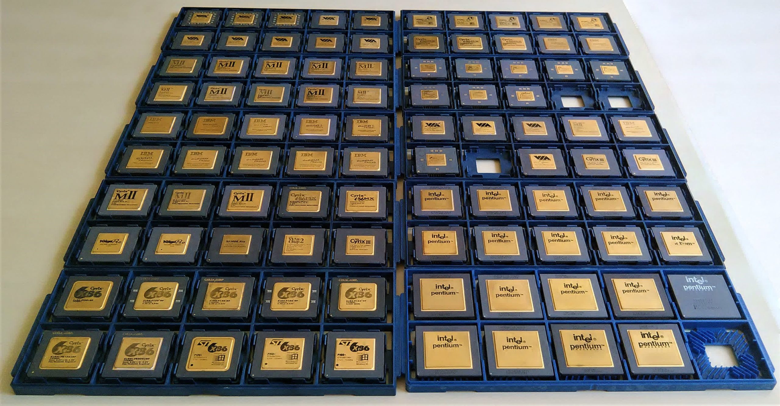 Cái nào sau đây không phải là nhà sản xuất CPU x86?
