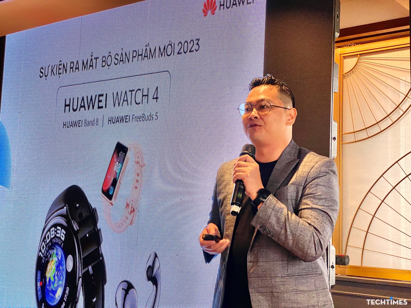 Huawei Watch 4 sẽ được bán với mức giá 11.990.000 VND.