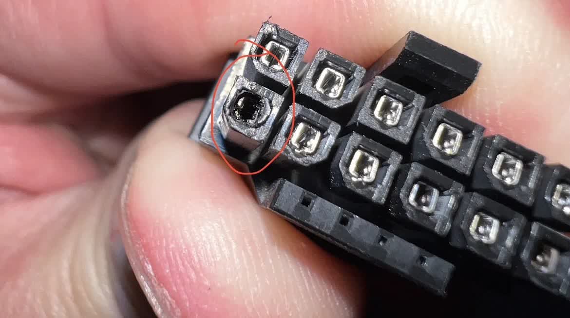 Một lần nữa, người dùng báo cáo bộ điều hợp nguồn RTX 4090 16 chân bị nóng chảy TechTimes Vietnam Mot lan nua nguoi dung bao cao bo dieu hop TechTimes Vietnam Một lần nữa, người dùng báo cáo bộ điều hợp nguồn RTX 4090 16 chân bị nóng chảy