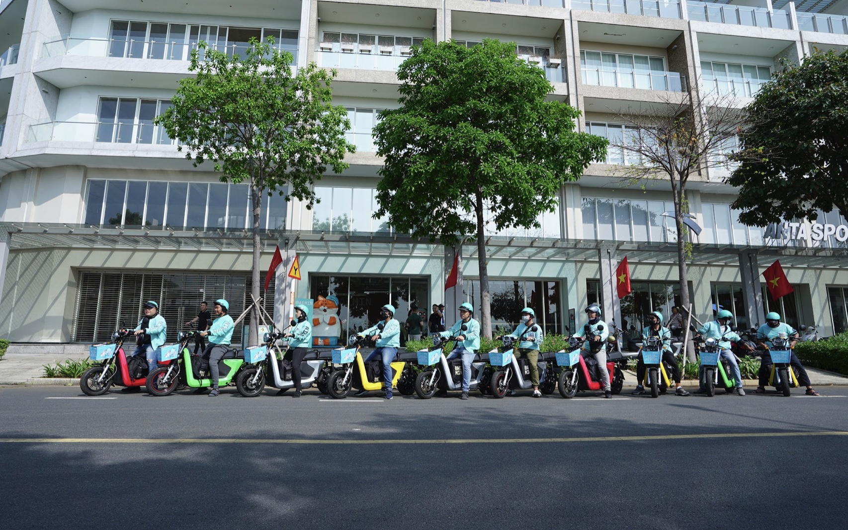 BAEMIN và SELEX MOTORS hợp tác thử nghiệm xe máy điện