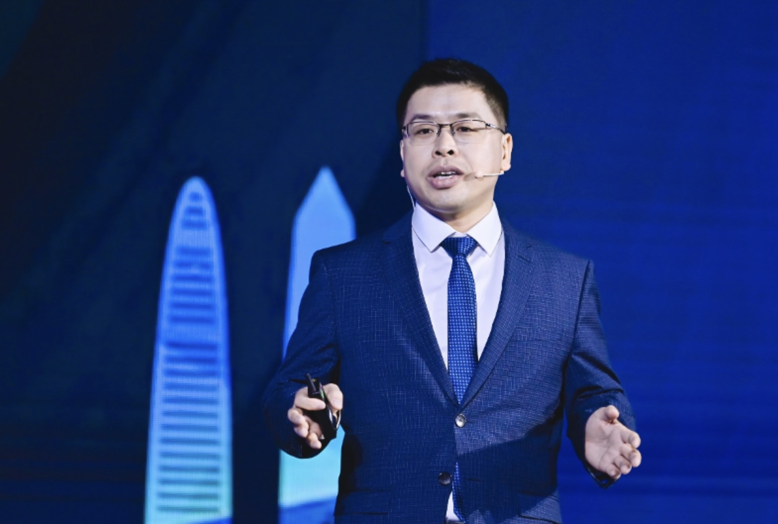 Ông Nicholas Ma - Chủ tịch Nhóm Kinh doanh Doanh nghiệp APAC của Huawei chia sẻ tại sự kiện
