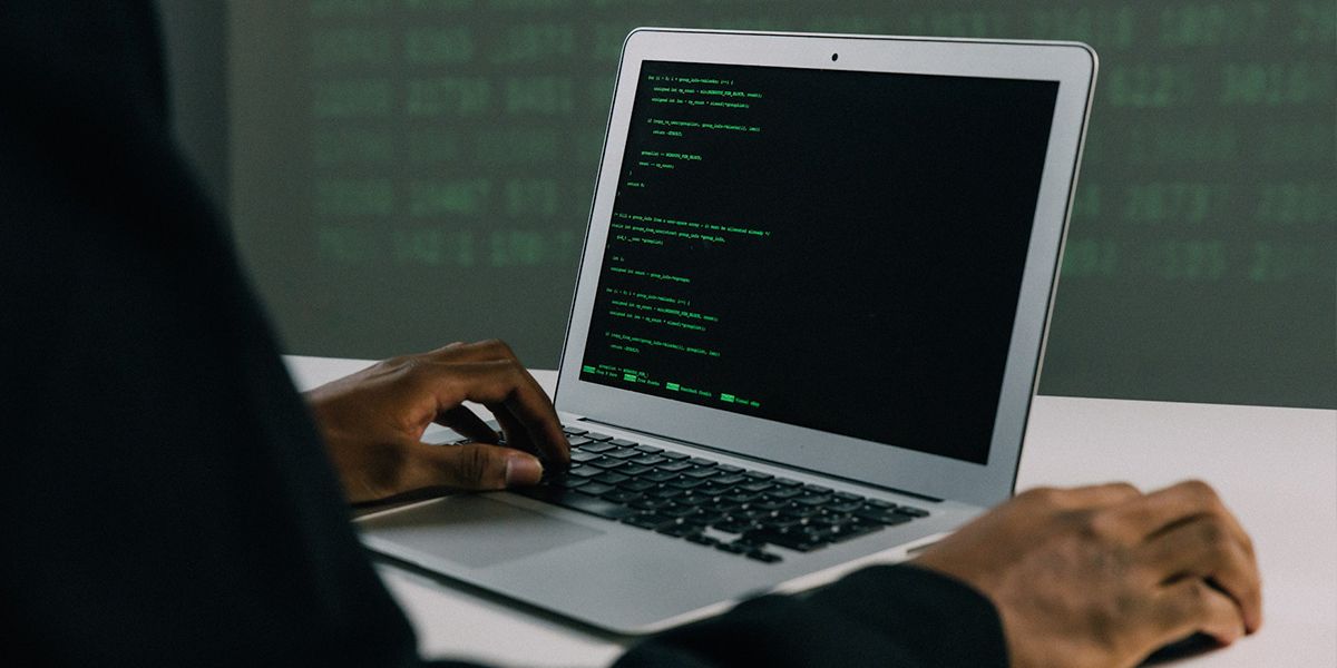 Hacker trên MacBook hack WiFi