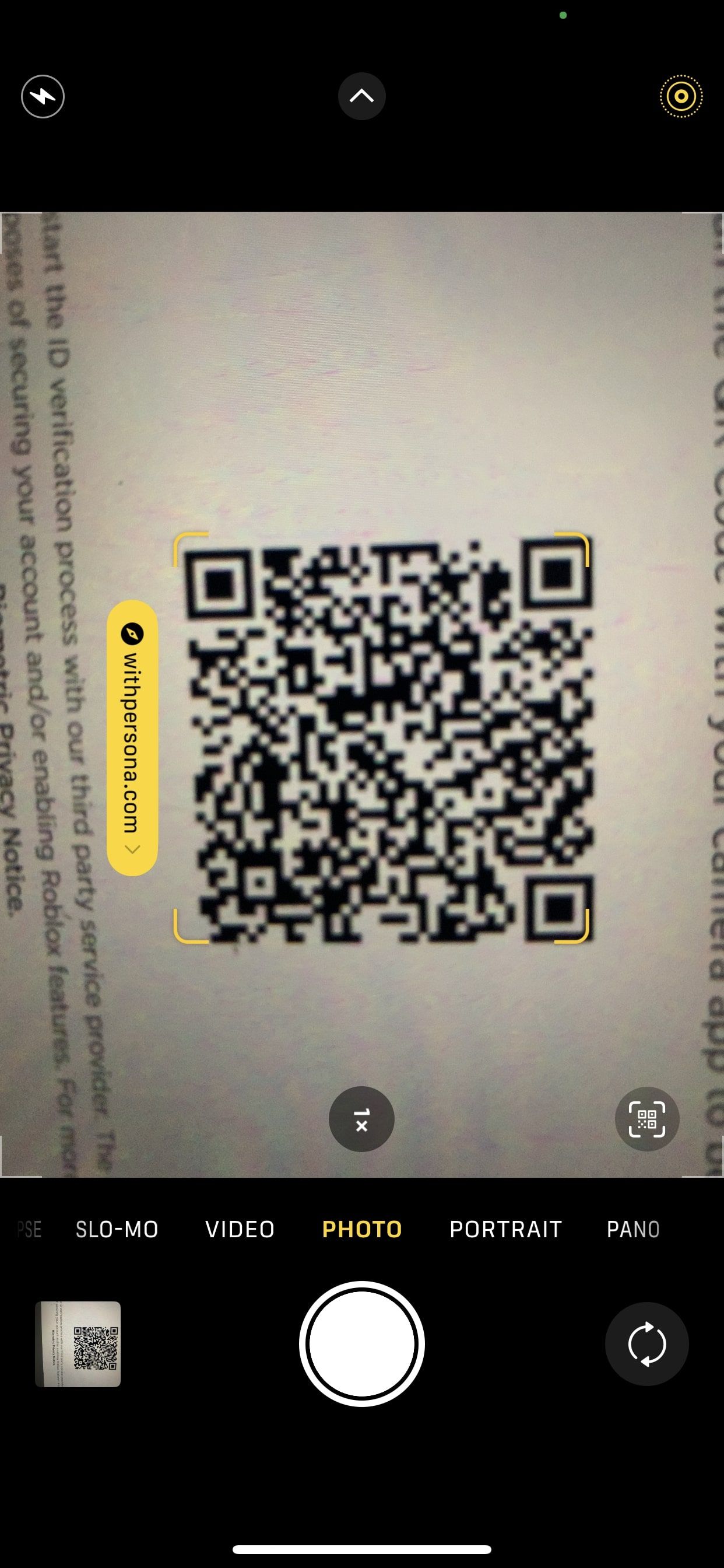 Quét mã QR bằng ứng dụng Máy ảnh của iPhone