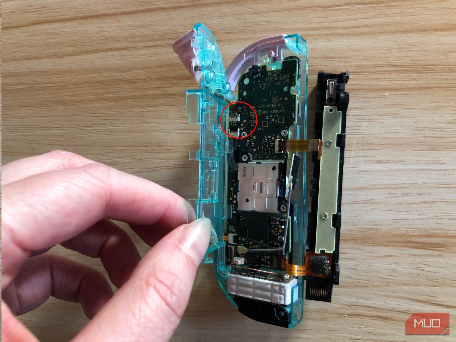 Cáp ruy băng kích hoạt bên phải Nintendo Switch Joy Con