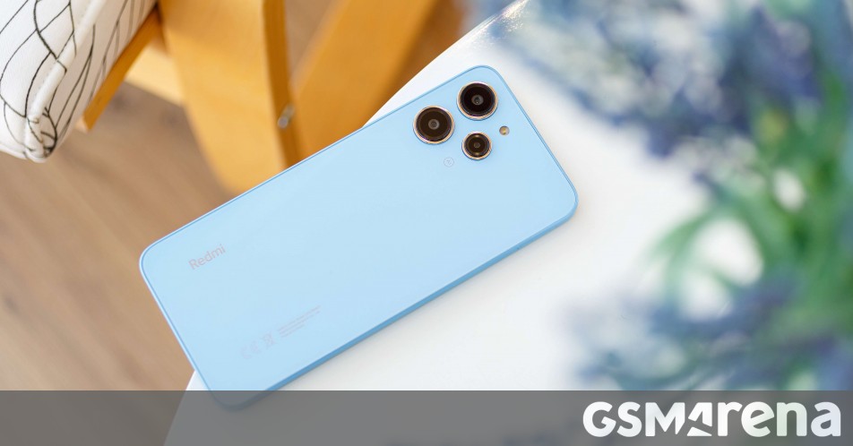 Xiaomi Redmi 12 để xem xét Xiaomi Redmi 12 để xem xét