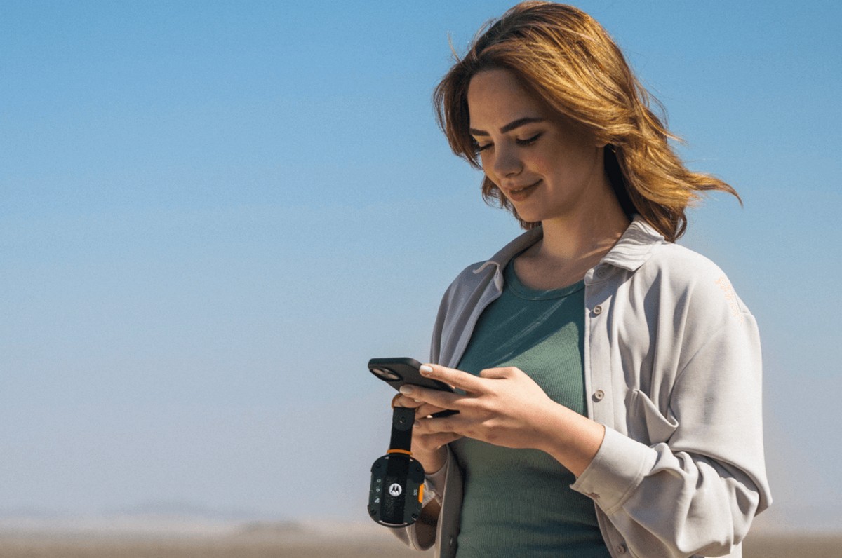 Motorola Defy Satellite Link cuối cùng cũng có mặt tại Mỹ, hoạt động với mọi iPhone hoặc Android 
