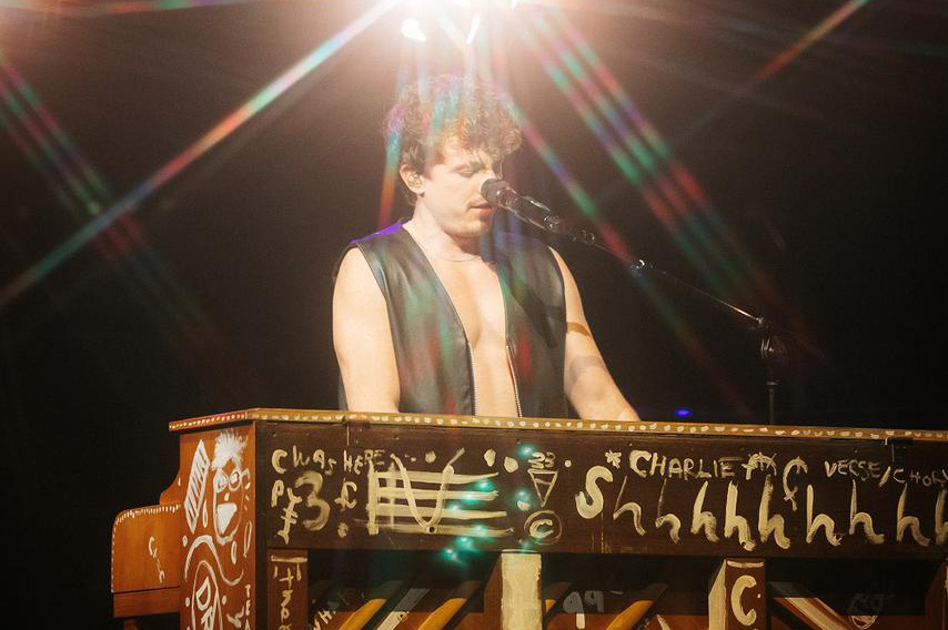 Charlie Puth và dàn nghệ sĩ Việt biểu diễn tại Siêu đại nhạc hội 8Wonder tại Vinpearl Nha Trang TechTimes Vietnam Charlie Puth va dan nghe si Viet bieu dien tai TechTimes Vietnam Charlie Puth và dàn nghệ sĩ Việt biểu diễn tại Siêu đại nhạc hội 8Wonder tại Vinpearl Nha Trang