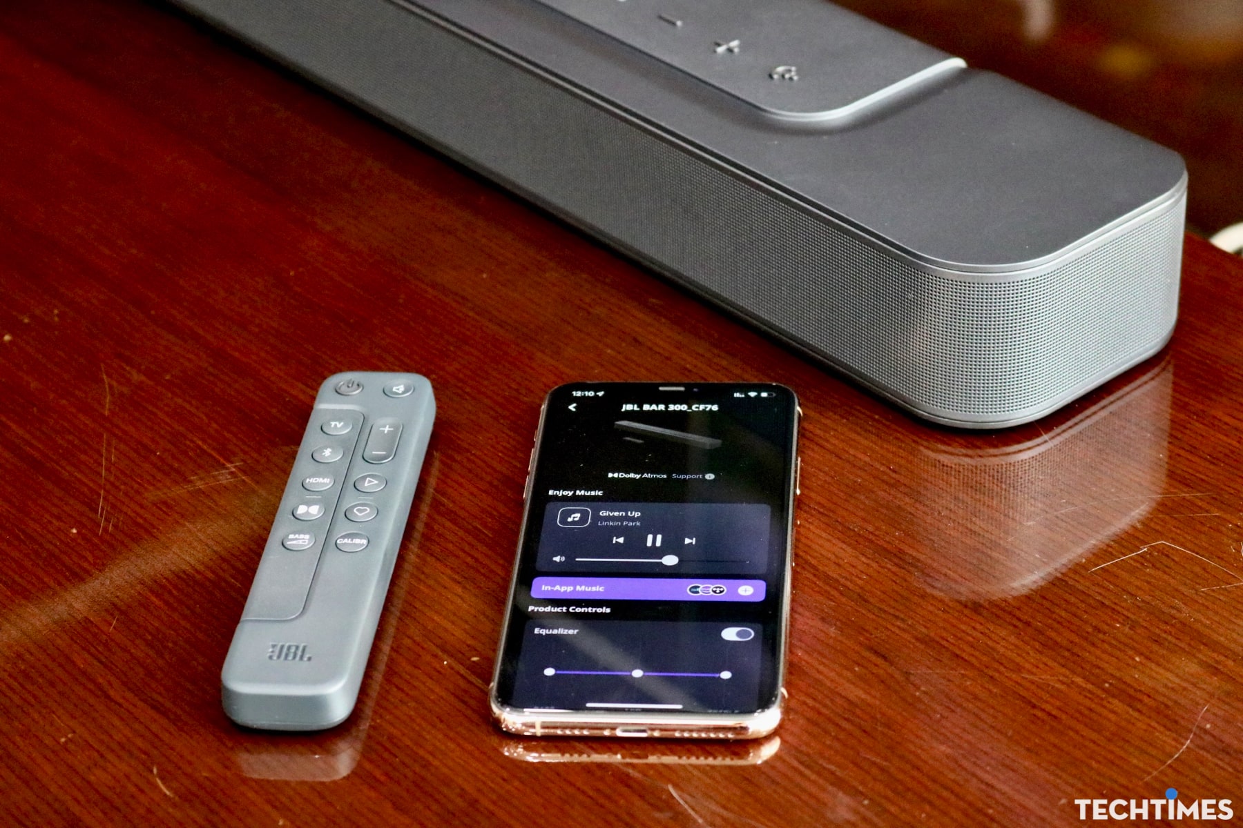Đánh giá JBL Bar 300: Chất âm trẻ khoẻ làm sống động phòng khách của bạn Đánh giá JBL Bar 300: Chất âm trẻ khoẻ làm sống động phòng khách của bạn