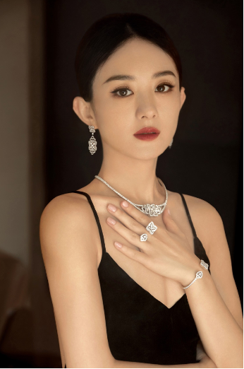 Nữ diễn viên Trung Quốc Triệu Lệ Dĩnh sẽ là đại sứ thương hiệu mới của De Beers Jewellers