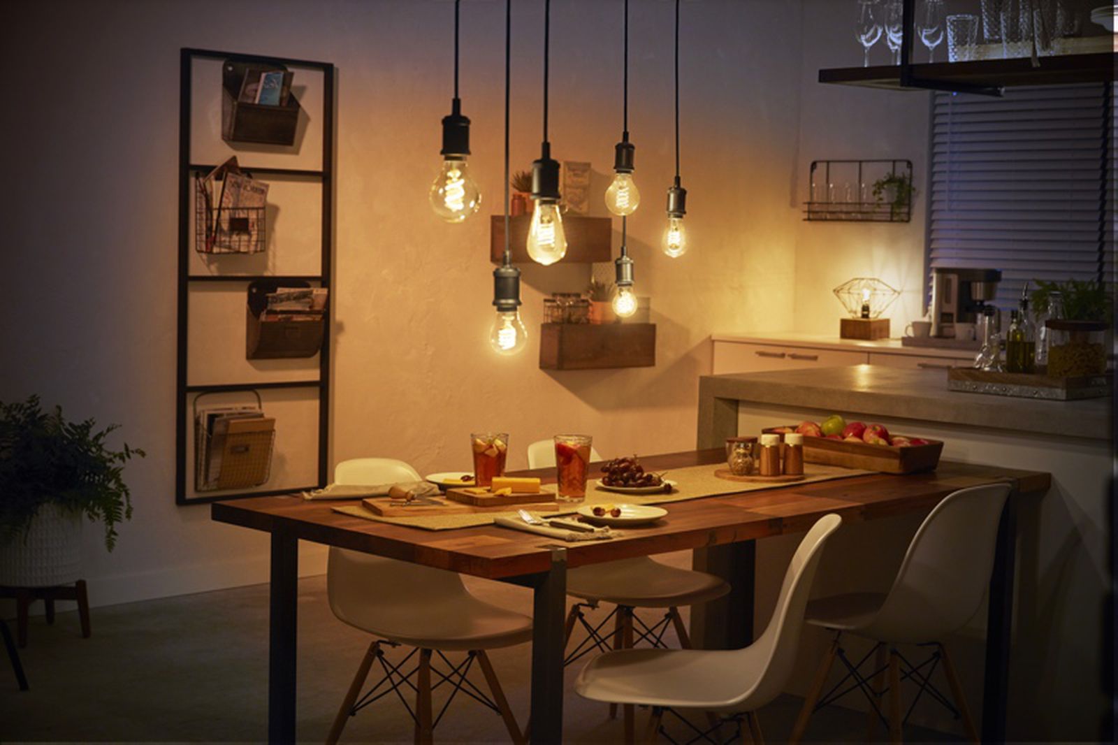 Đèn Philips Hue có tính năng cân bằng độ sáng mới và điều khiển tự động hóa bổ sung Đèn Philips Hue có tính năng cân bằng độ sáng mới và điều khiển tự động hóa bổ sung