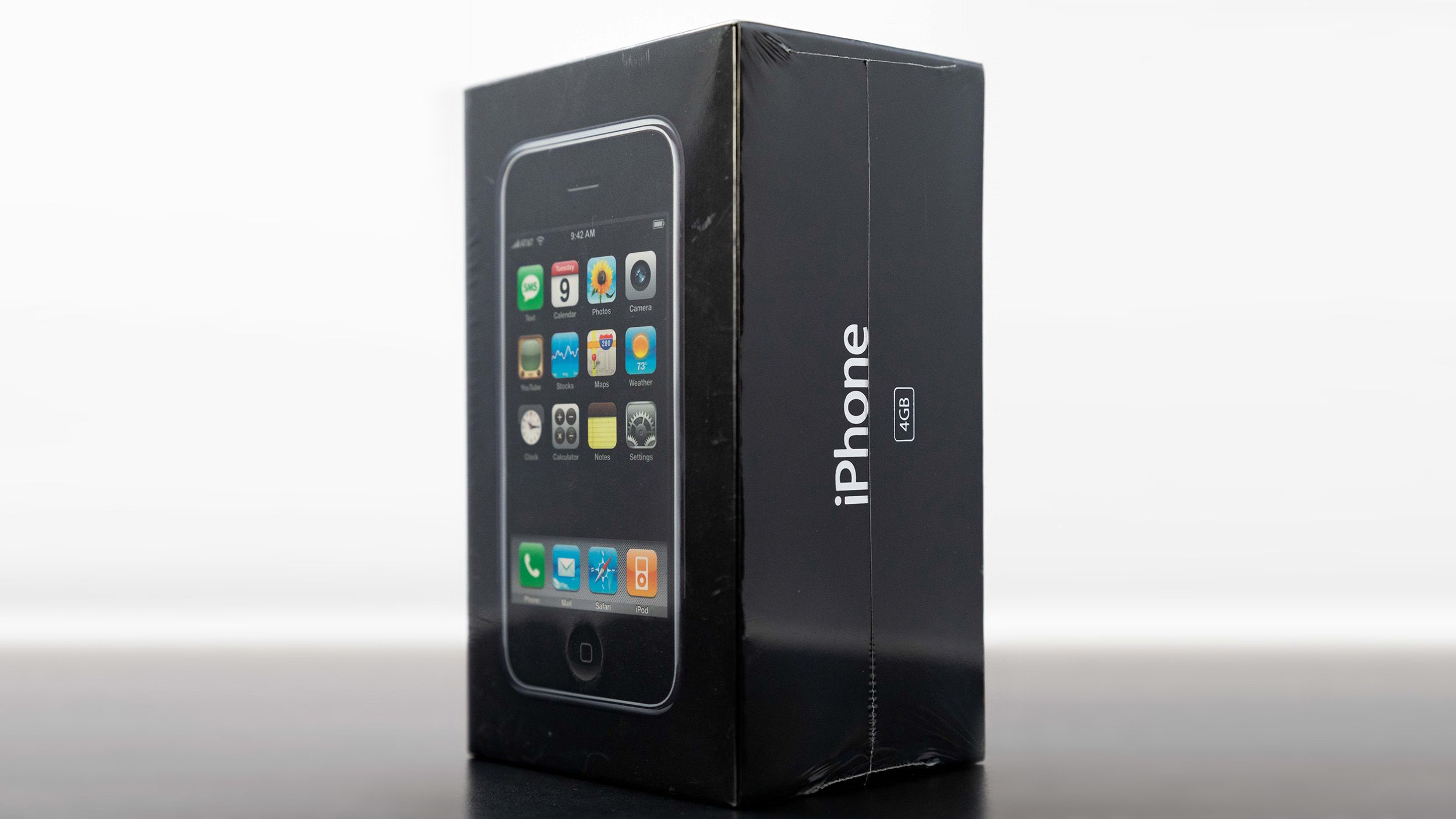 IPhone 4GB hàng hiếm dự kiến sẽ có giá lên tới 100 nghìn đô la khi đấu giá IPhone 4GB hàng hiếm dự kiến sẽ có giá lên tới 100 nghìn đô la khi đấu giá