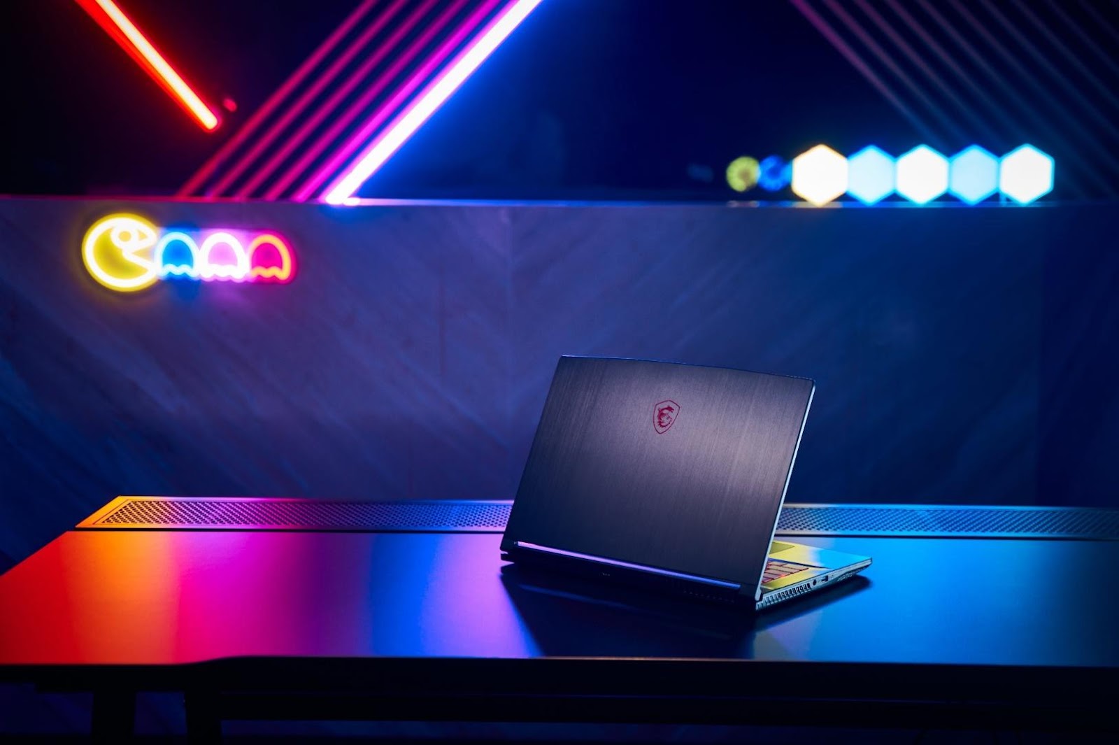 image 139 TechTimes Vietnam FPT Shop ưu đãi cho học sinh - sinh viên và giáo viên khi mua laptop MSI