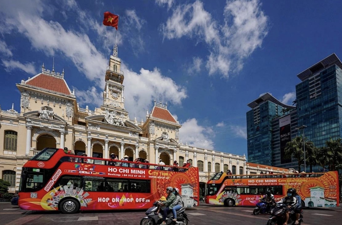 Khoác ba lô lên và đi du lịch cùng AI TechTimes Vietnam Với sự hỗ trợ của AI, doanh nghiệp có thể đưa ra dự báo về xu hướng du lịch trong tương lai
