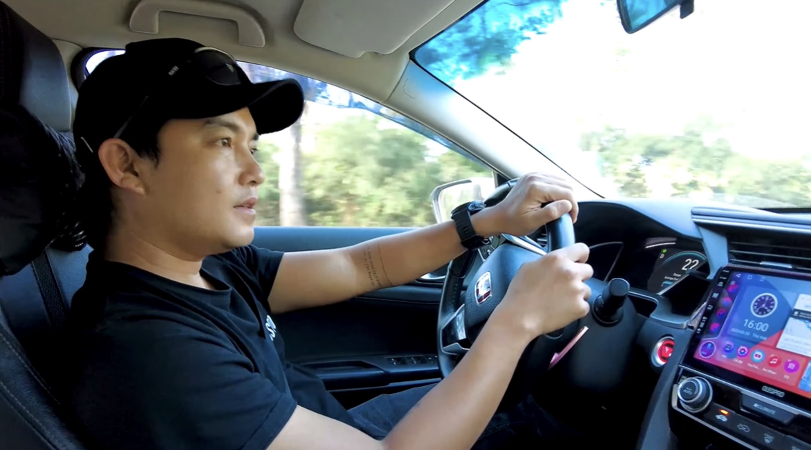 Khoác ba lô lên và đi du lịch cùng AI TechTimes Vietnam Trần Đặng Đăng Khoa chàng trai nổi tiếng với những chuyến đi vòng quanh thế giới