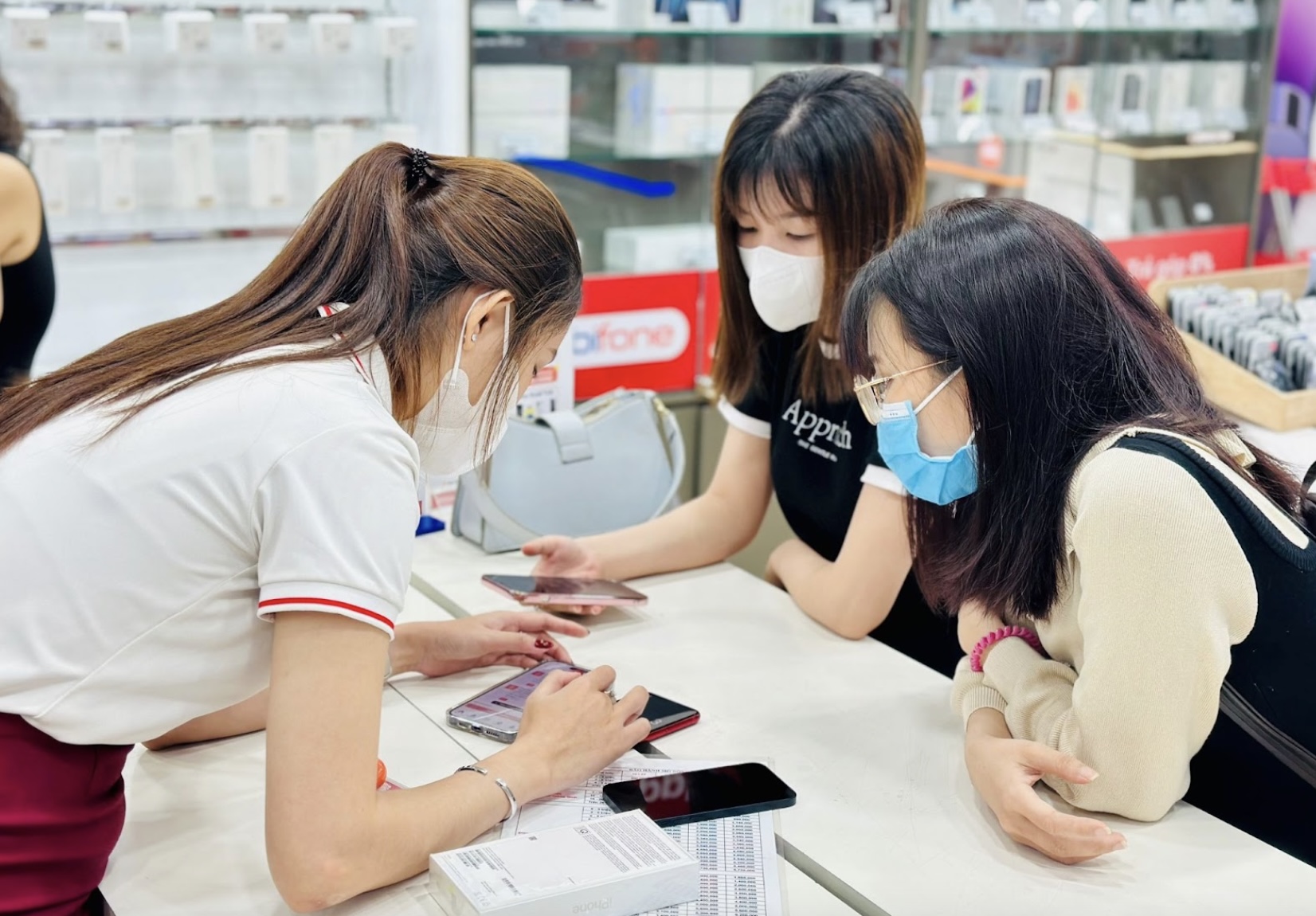 Di Động Việt đi ngược trend “cởi áo hát dưới mưa” và cái kết 