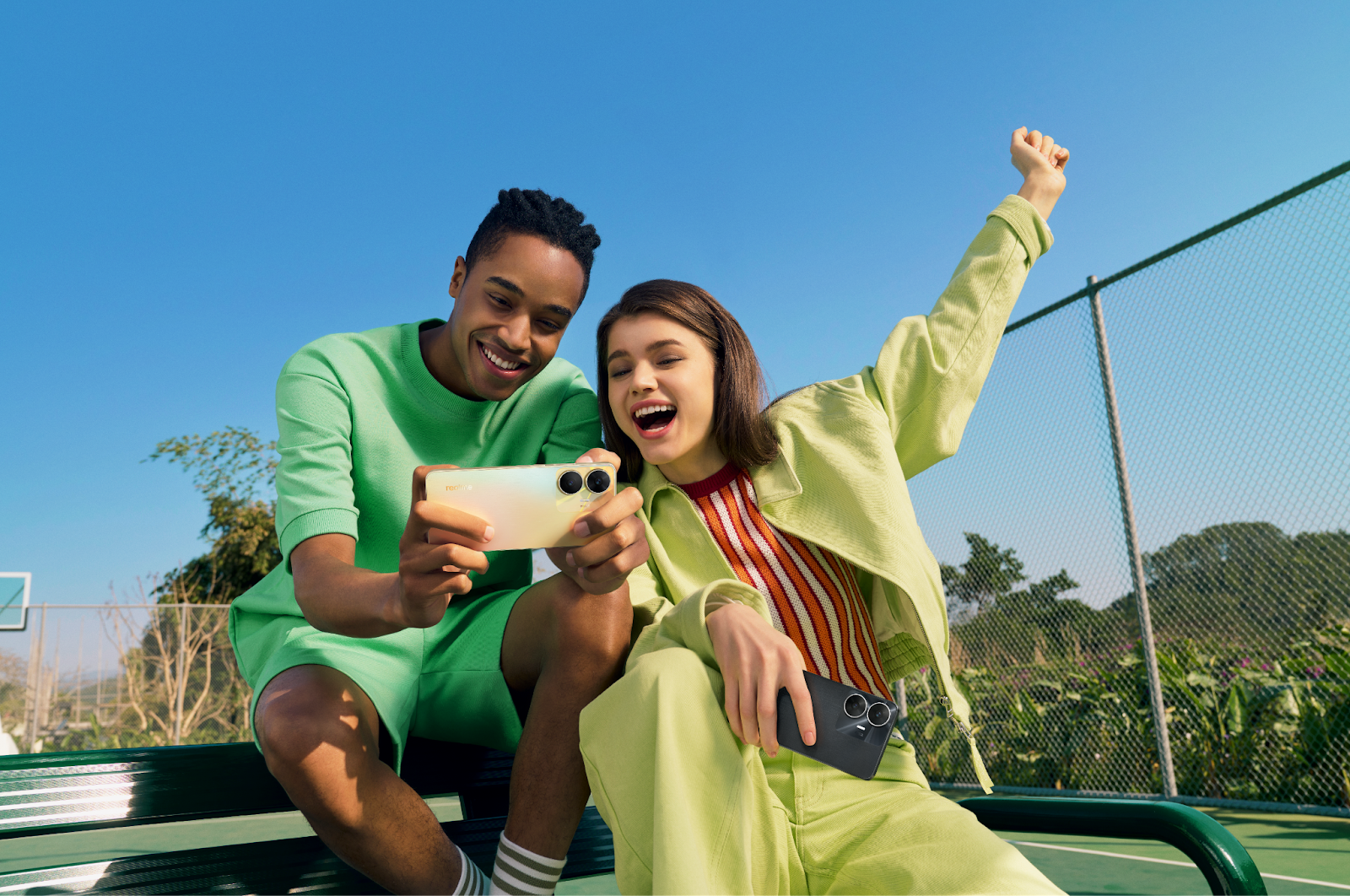 Đầu tháng 6, realme C53 sẽ ra mắt tại Việt Nam TechTimes Vietnam Tiền nhiệm realme C55 đạt 1000 lượt đặt hàng trước chỉ sau 1 tuần ra mắt ở Việt Nam, và đạt 18.000 máy bán ra sau 3 ngày mở bán tại Indonesia