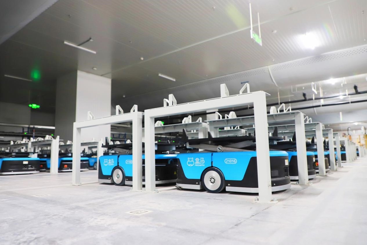 Freshippo khai trương trung tâm cung cấp nông sản tươi, được tự động hóa cao tại Thượng Hải TechTimes Vietnam Freshippo has deployed automated equipment such as AGV in its supply chain center.