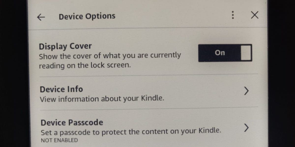 Tùy chọn Display Cover trên Kindle được bật