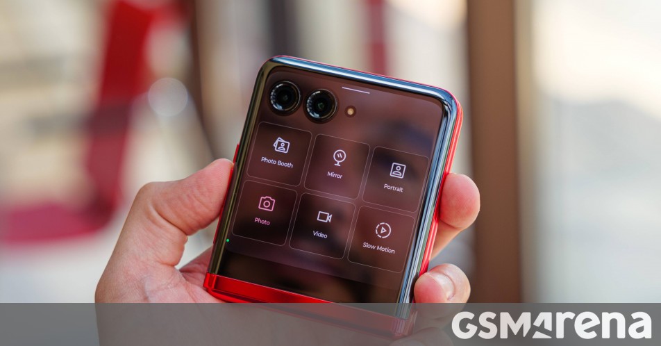 Motorola Razr 40 Ultra / Razr+ thất bại trong bài kiểm tra bẻ cong một cách chưa từng có