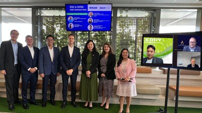 PHÓ CHỦ TỊCH CAO CẤP ECOLAB VÀ GIÁM ĐỐC THỊ TRƯỜNG ĐÔNG NAM Á, GREGORY LUKASIK CÙNG NHÓM ECOLAB SEA VÀ CÁC DIỄN GIẢ.  (PRNewsfoto/Ecolab)