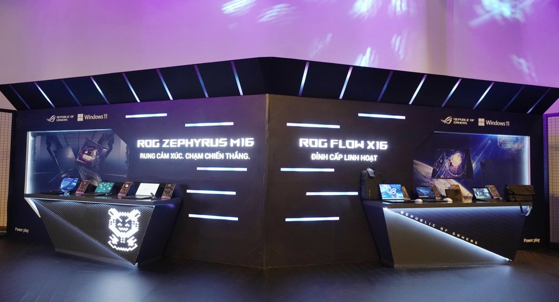 ROG Ally cháy hàng ngày đầu mở bán chính thức tại Việt Nam TechTimes Vietnam Quầy trải nghiệm hai dòng sản phẩm ROG Zephyrus và ROG Flow