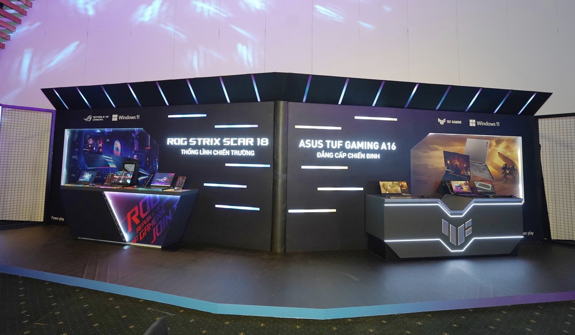 ROG Ally cháy hàng ngày đầu mở bán chính thức tại Việt Nam TechTimes Vietnam Quầy trải nghiệm hai dòng sản phẩm ROG Strix và TUF Gaming