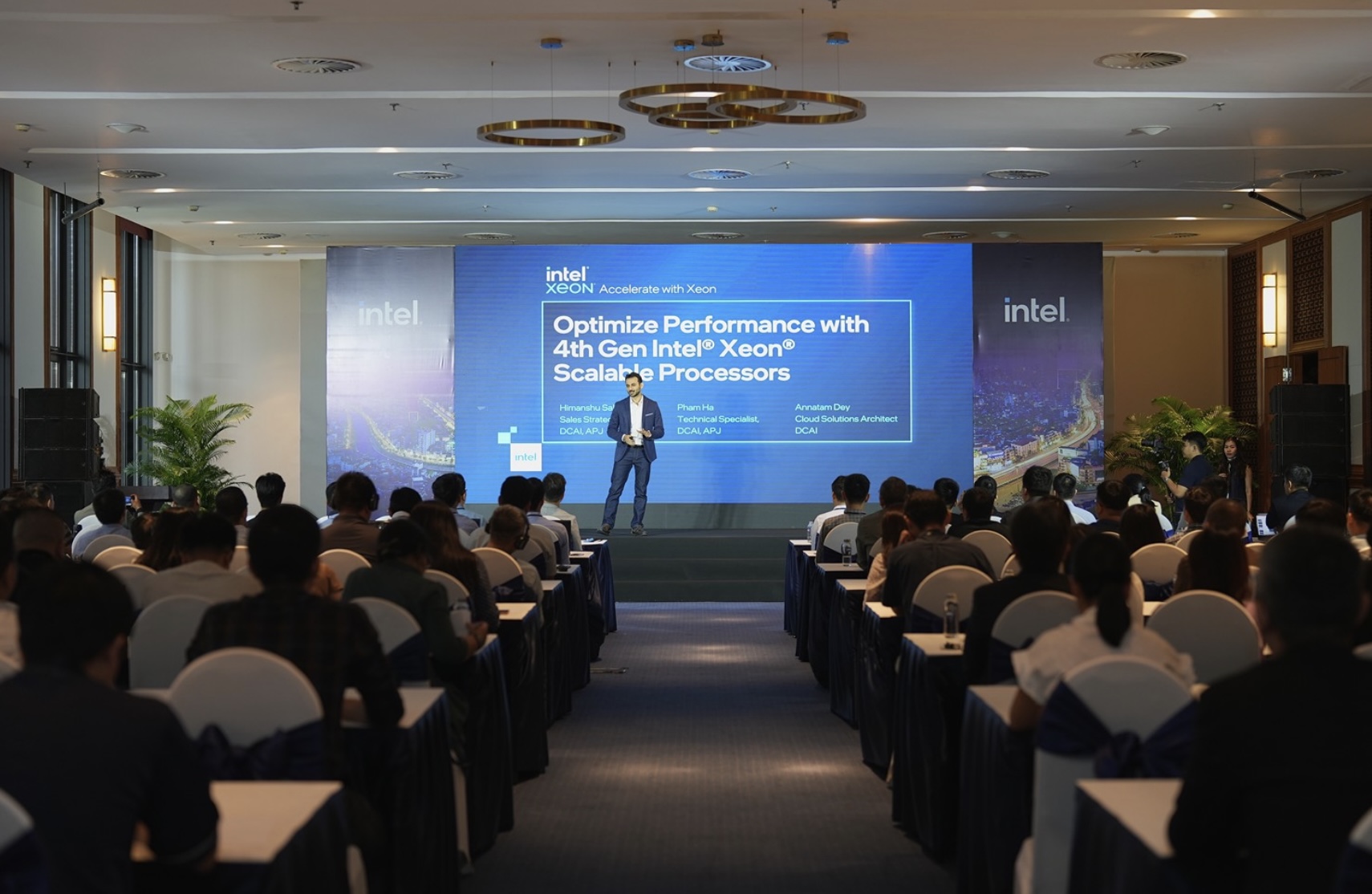 Intel giới thiệu bộ xử lý Intel Xeon Scalable thế hệ 4 tại Việt Nam