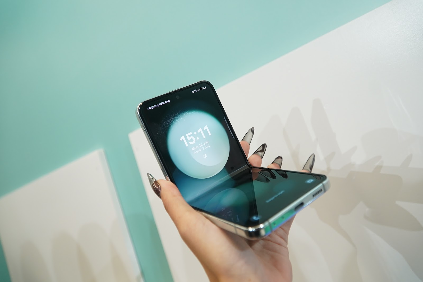Di Động Việt nhận đặt trước Galaxy Z Fold5|Z Flip5 với nhiều ưu đãi