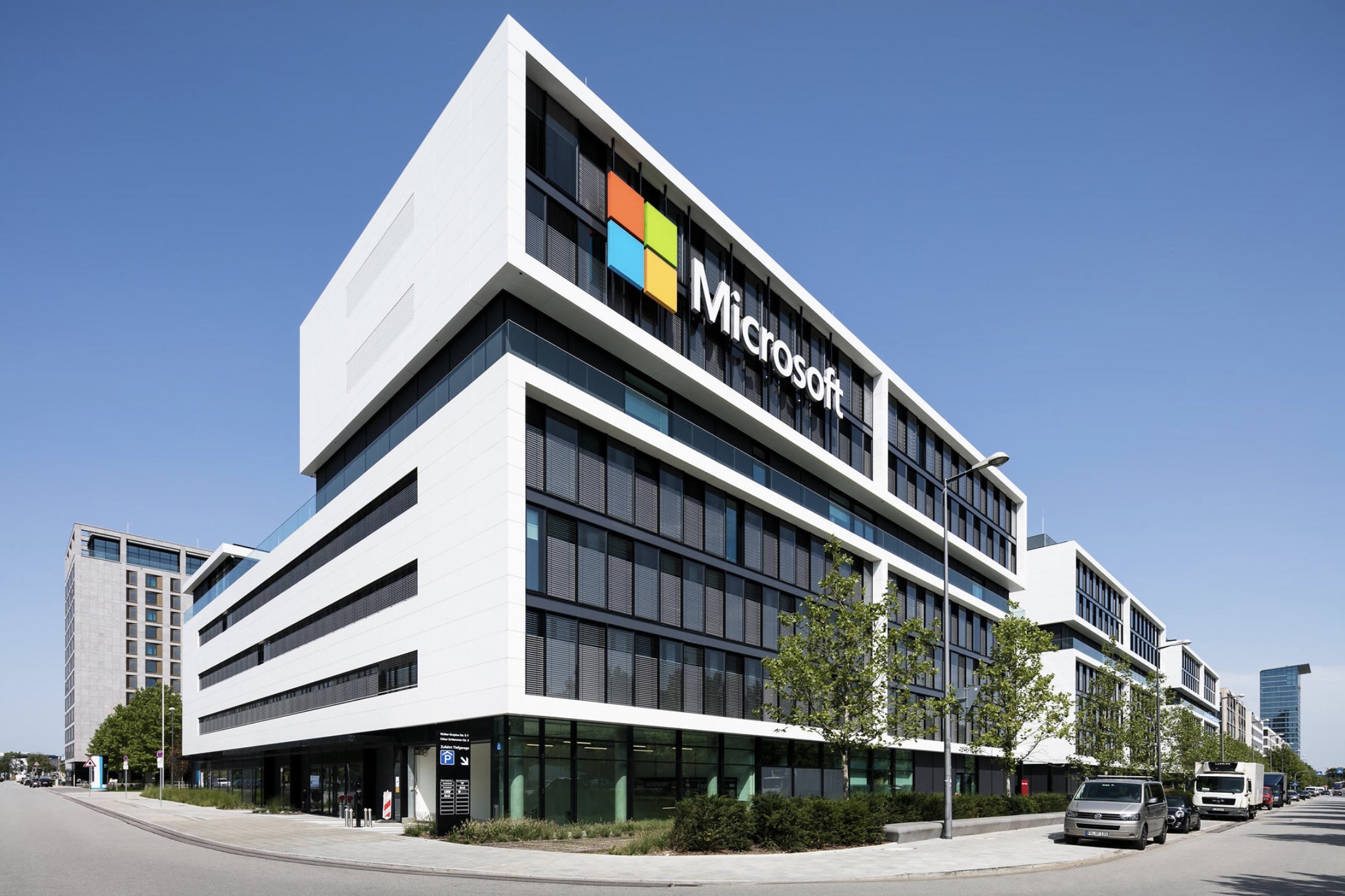 Ngày 12/7, Ủy ban thương mại liên bang Mỹ (FTC) cho biết sẽ kháng cáo phán quyết của tòa án liên bang cho phép Microsoft...