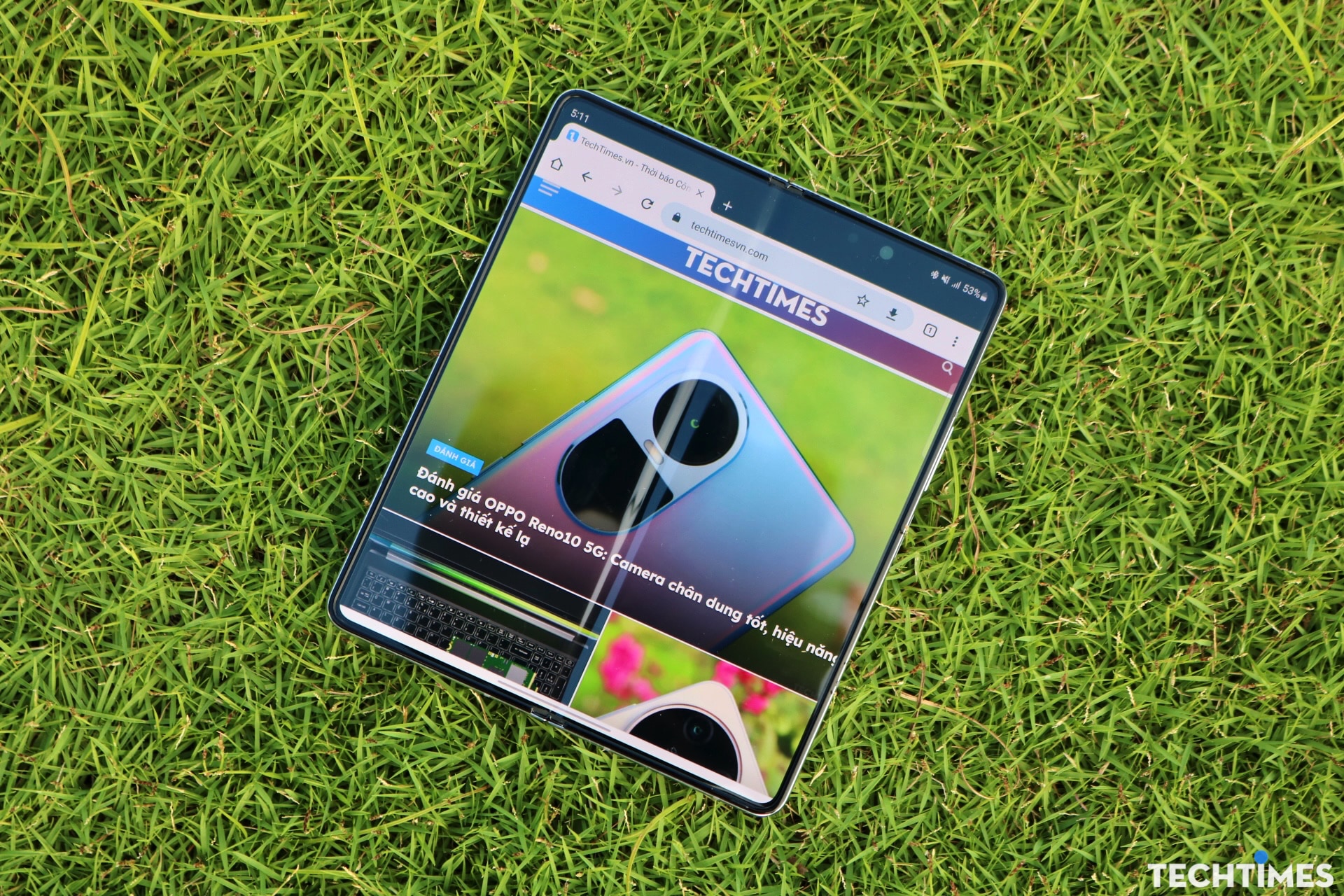 Đánh giá Galaxy Z Fold5: Vẫn là chiếc điện thoại gập tốt nhất! TechTimes Vietnam Chất lượng hiển thị vẫn khá rõ ràng khi ở ngoài trời nắng.