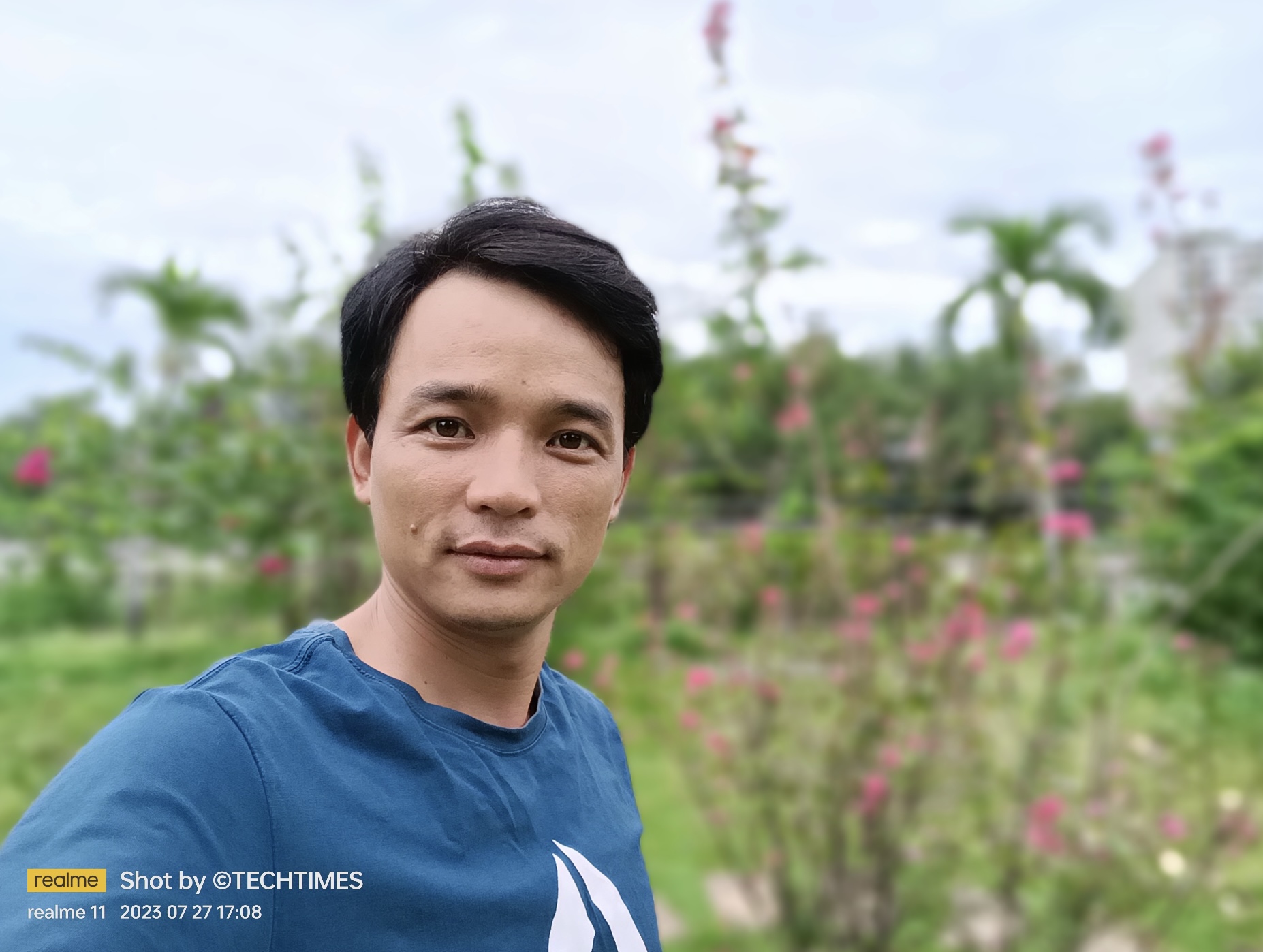 Một bức ảnh selfie bởi camera trước ở chế độ chân dung.