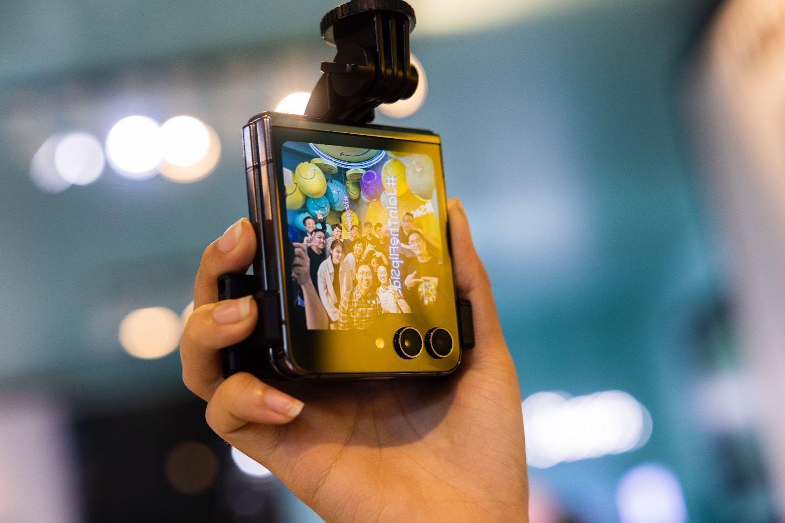 Thời khắc đánh dấu cánh cửa Pop-up Store mở ra đón chào những người dùng Việt đầu tiên trải nghiệm loạt siêu phẩm công nghệ mới ngay tại Bưu Điện Trung Tâm Thành Phố