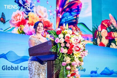 Ngài Bà Marisol Espinoza, Nguyên Phó Tổng thống thứ nhất Peru, Giám đốc Văn phòng Quốc hội Peru (PRNewsfoto/TIENS Group) Ngài Bà Marisol Espinoza, Nguyên Phó Tổng thống thứ nhất Peru, Giám đốc Văn phòng Quốc hội Peru (PRNewsfoto/TIENS Group)