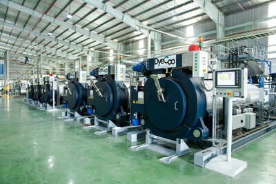 Công nghệ nhuộm CO2 của DyeCoo và CleanDye giúp giảm 58% lượng phát thải khí nhà kính so với nhuộm thông thường (PRNewsfoto/Công ty TNHH Cleandye Việt Nam) Công nghệ nhuộm CO2 của DyeCoo và CleanDye giúp giảm 58% lượng phát thải khí nhà kính so với nhuộm thông thường (PRNewsfoto/Công ty TNHH Cleandye Việt Nam)