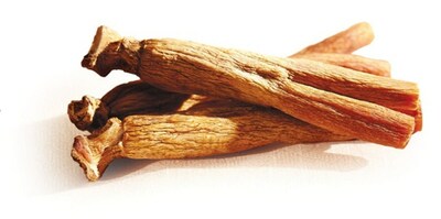 Nhân sâm đỏ được tạo ra bằng cách hấp và sấy khô nhân sâm Hàn Quốc, bởi JUNG KWAN JANG Nhân sâm đỏ được tạo ra bằng cách hấp và sấy khô nhân sâm Hàn Quốc, bởi JUNG KWAN JANG