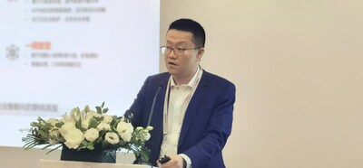 Zuo Meng, Chủ tịch Dòng sản phẩm truyền thông dữ liệu Metro Router Domain của Huawei, giải thích các nâng cấp chi tiết về khả năng của giải pháp CloudWAN 3.0 (PRNewsfoto/Huawei) Zuo Meng, Chủ tịch Dòng sản phẩm truyền thông dữ liệu Metro Router Domain của Huawei, giải thích các nâng cấp chi tiết về khả năng của giải pháp CloudWAN 3.0 (PRNewsfoto/Huawei)