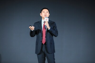 Leon wang, chủ tịch dòng sản phẩm truyền thông dữ liệu huawei